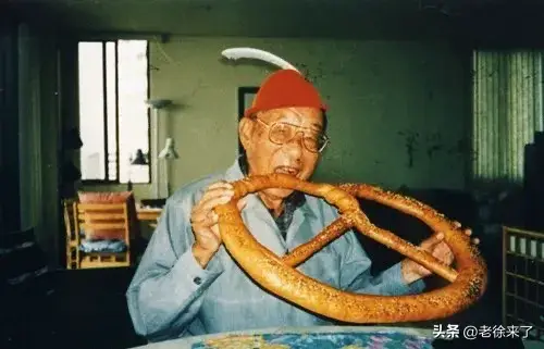 张学良被问:毛泽东到底哪里厉害?他沉默良久,只说了一句话